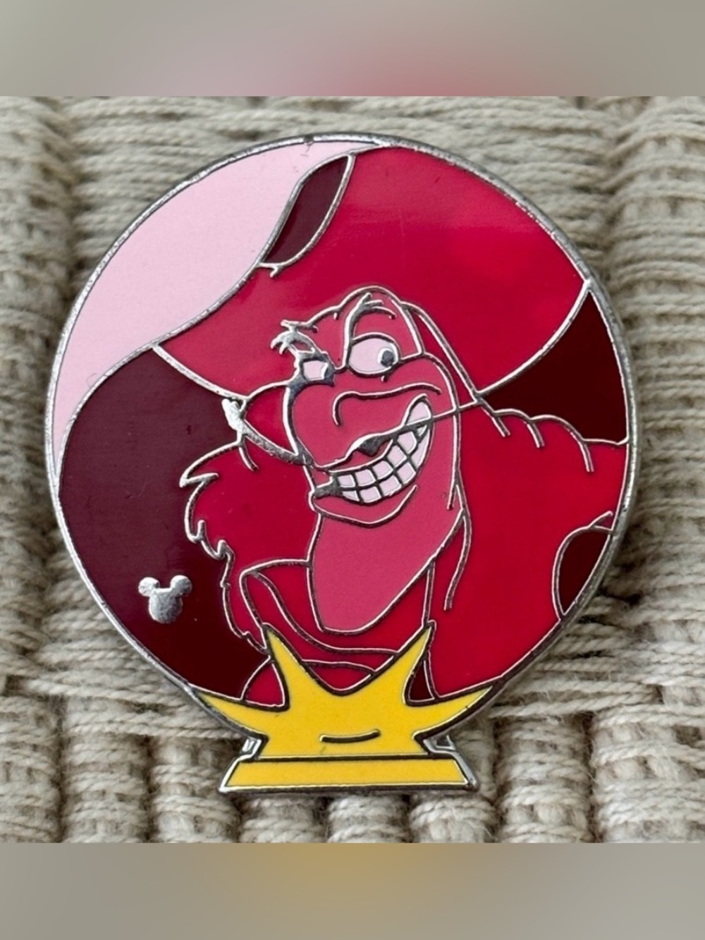 DISNEY 2007 Walt Disney World Captain Hook Crystal Ball Pin